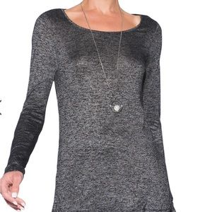 White House Black Market  Scoop-Neck Long-Sleeve Tee. Size M Black NWT